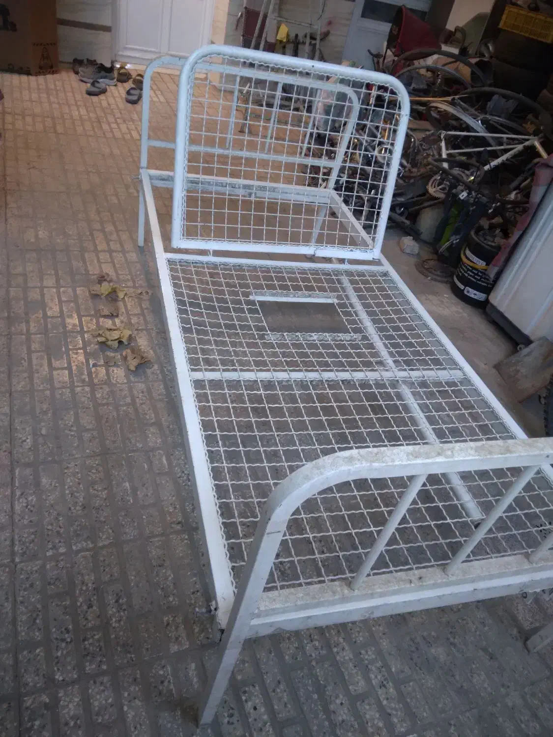 تخت فلزی بیمار تاشو|آرایشی، بهداشتی، درمانی|ری, شهید بهشتی|دیوار