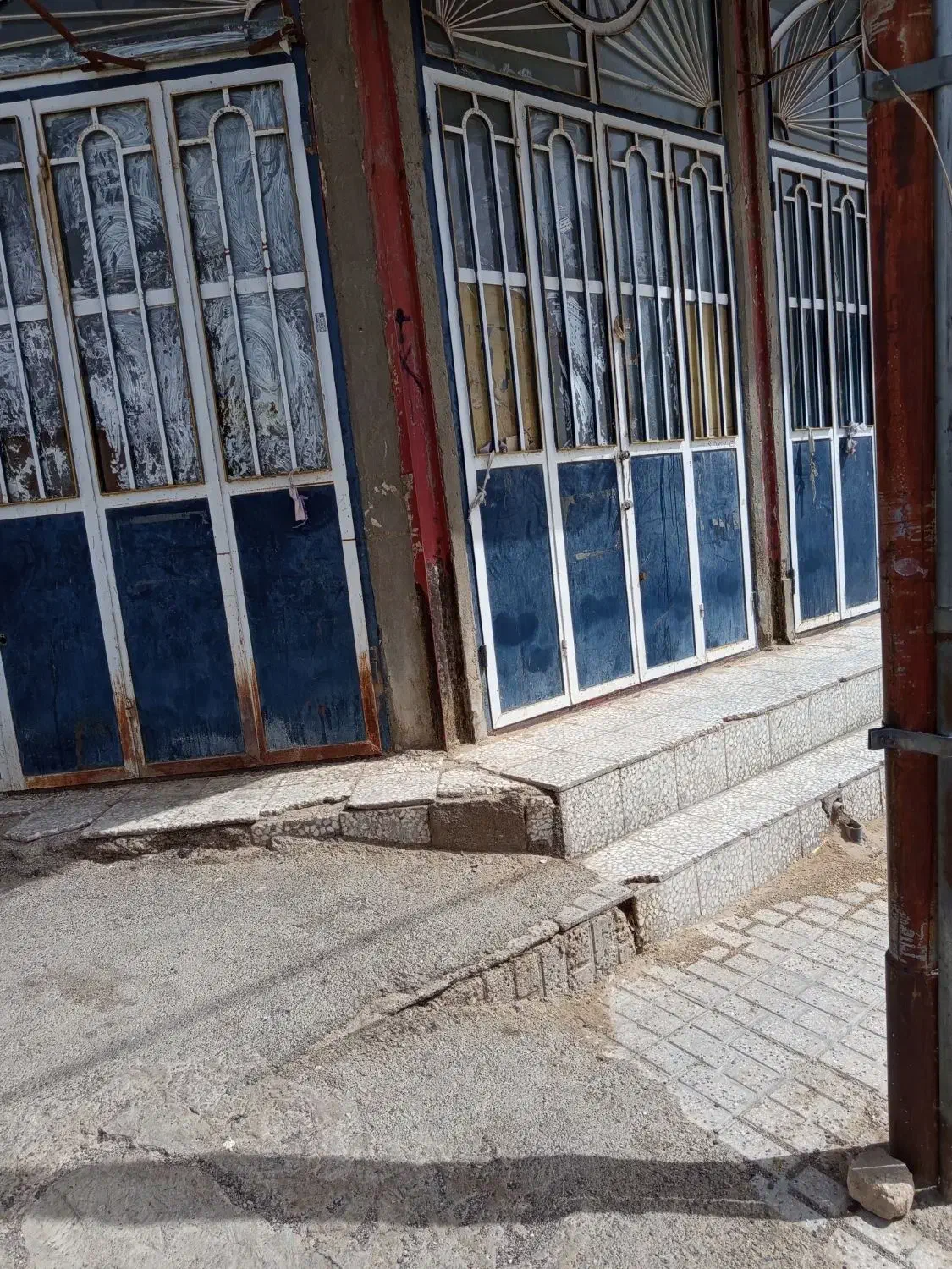 اجاره مغازه تجاری 24متر مربع نبش مطهری یک|اجارهٔ مغازه و غرفه|زهک, |دیوار