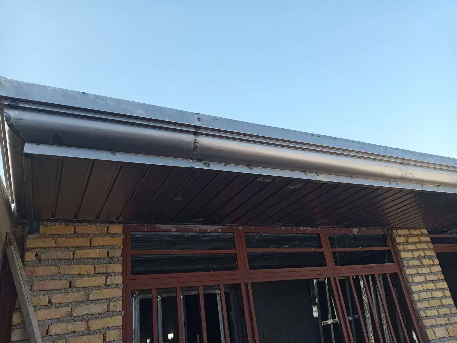 اجرای انواع سقف شیروانی و اسکلت و اهنگری|خدمات پیشه و مهارت|ملارد, |دیوار