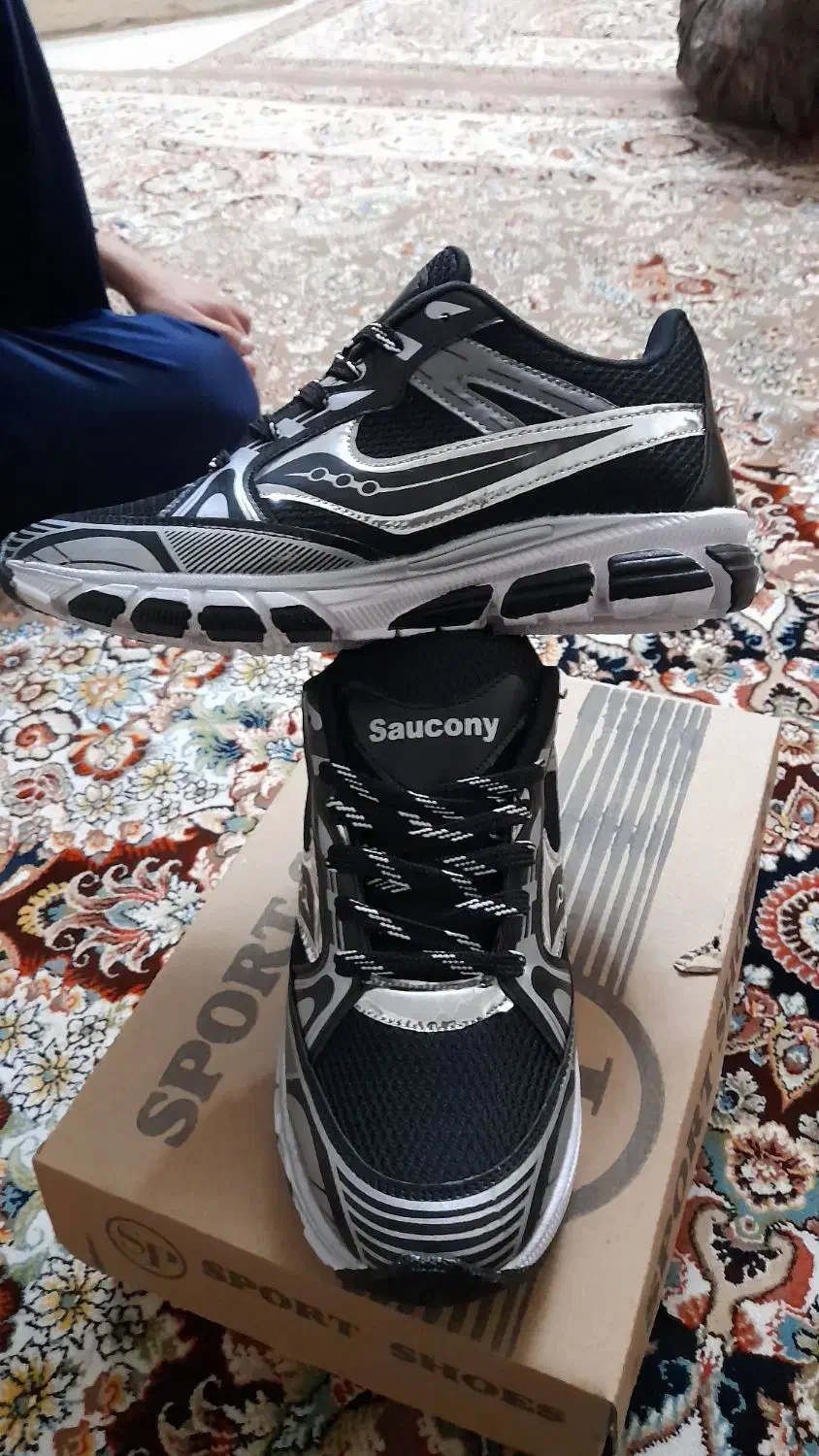 کفش ساکونی|کیف، کفش، کمربند|آبیک, |دیوار