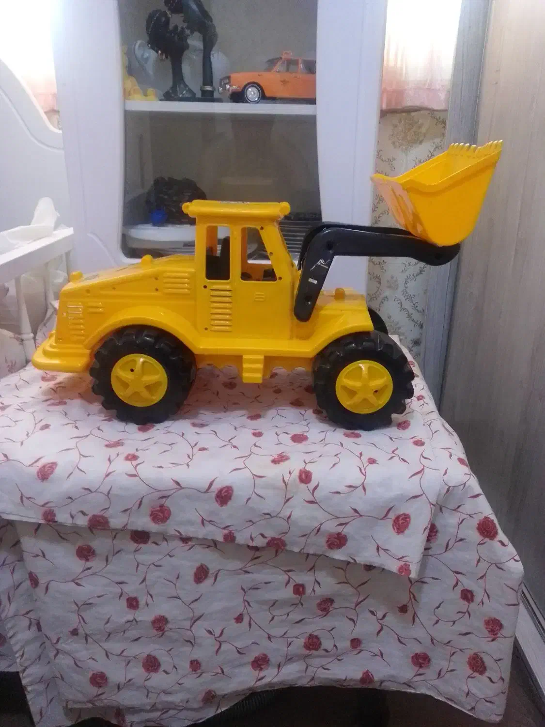 لودر بزرگ|اسباببازی بچه|تهران, آهنگران (سراسیاب دولاب)|دیوار