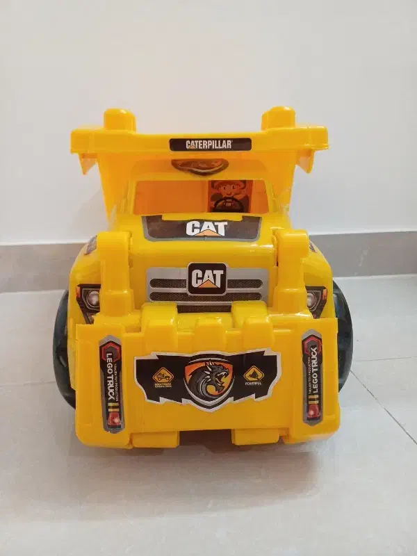 کامیون بزرگ CAT به ابعاد ۳۲ در ۶۰   نو نو|اسباب‌‌بازی|اسلام‌شهر, شهرک قائمیه|دیوار