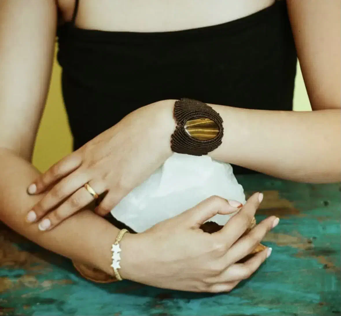 دسبند مکرومه با سنگ چشم ببری|بدلیجات|سنندج, |دیوار