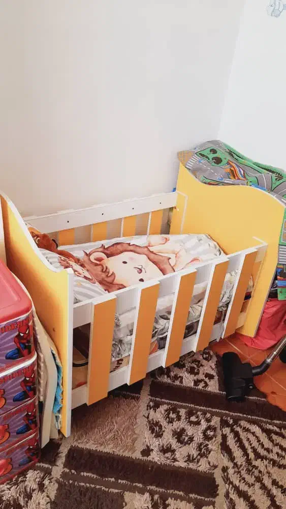 کمد و تخت خواب کودک|تخت و صندلی بچه|صومعه‌سرا, |دیوار