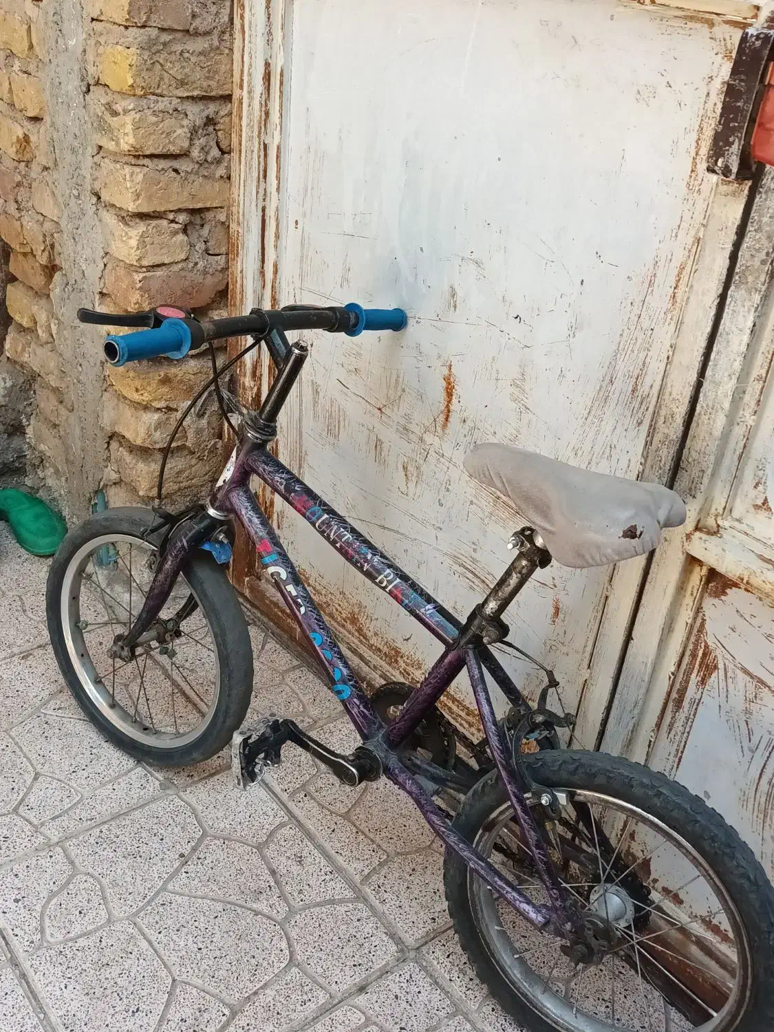 دوچرخه|دوچرخه، اسکیت، اسکوتر|سراب, |دیوار