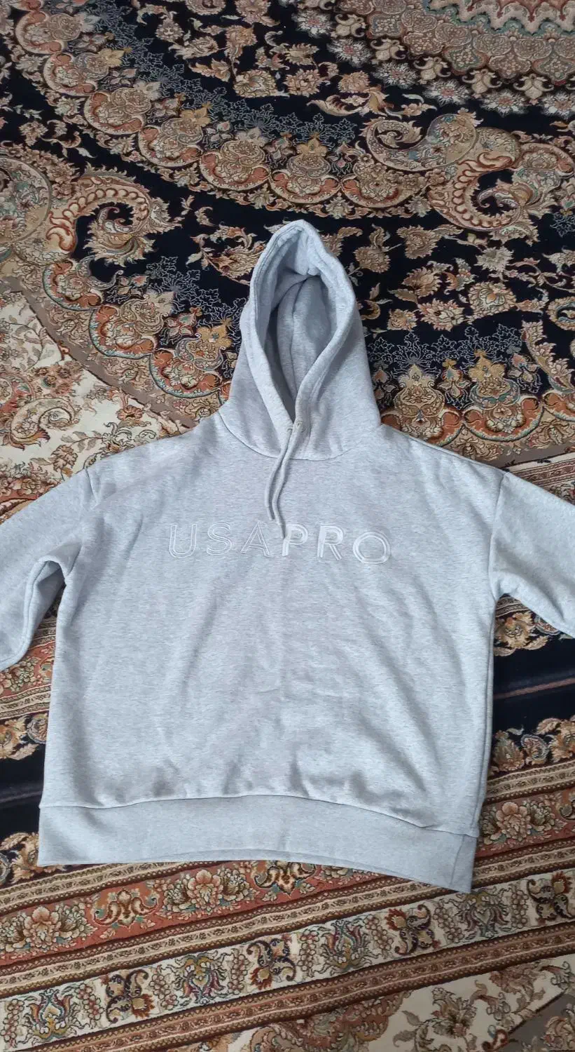 هودی رنگ طوسی|لباس|شاهین‌شهر, فدک|دیوار