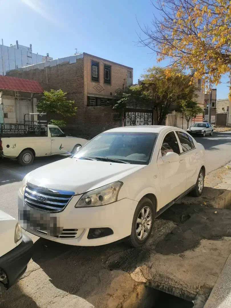 ام وی ام ۵۵۰ سفید موتور ۲۰۰۰|خودرو سواری و وانت|خرمآباد, |دیوار