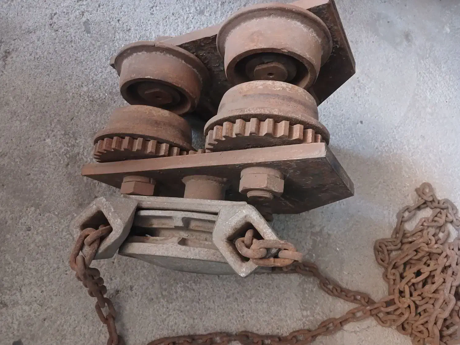 جرثقیل با ریل و زنجیر|ابزارآلات|تاکستان, |دیوار