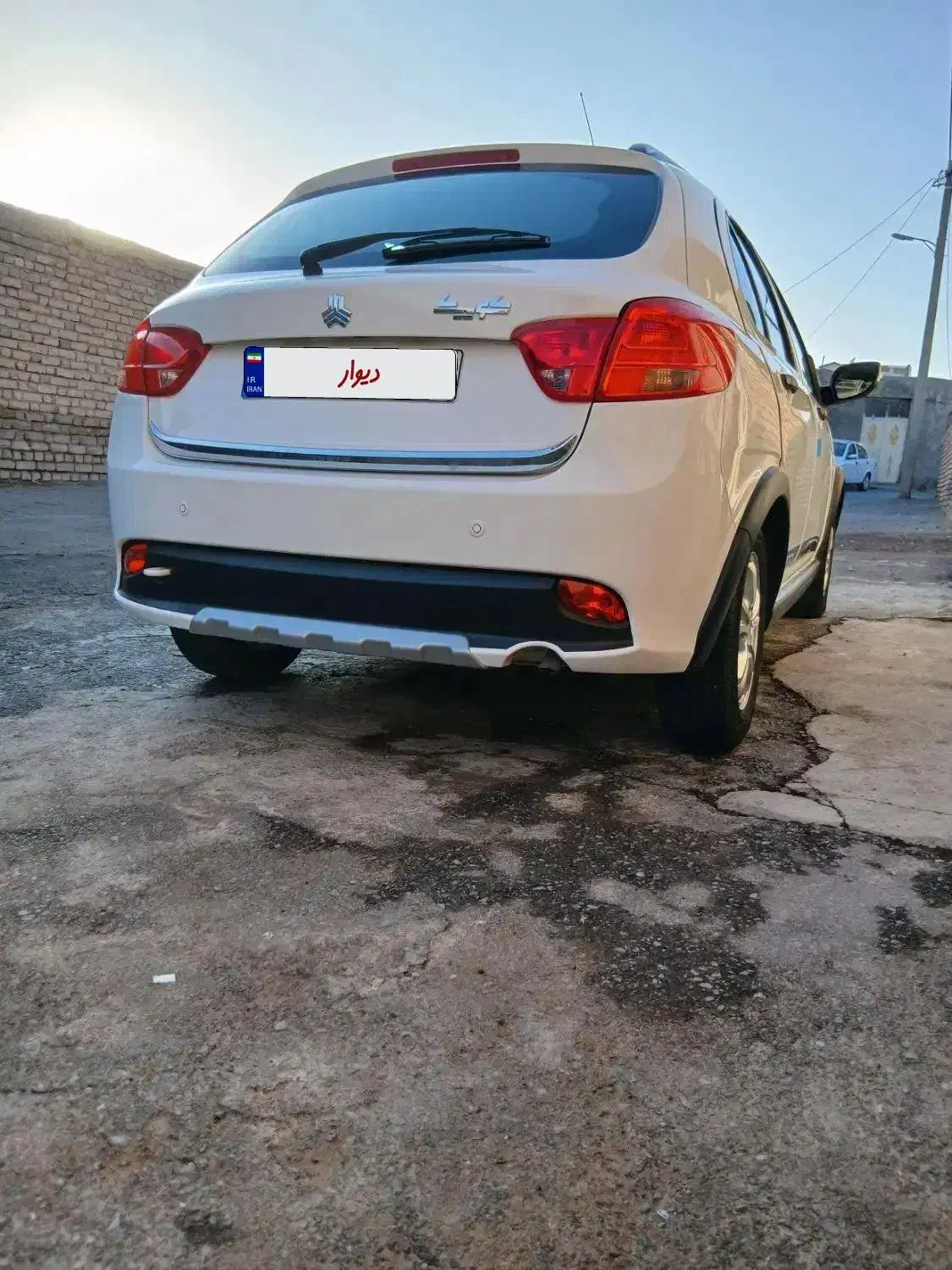 کوییک GXR 1403 سفید مشکی 85 گانه|خودرو سواری و وانت|تهران, نیروی دریایی|دیوار