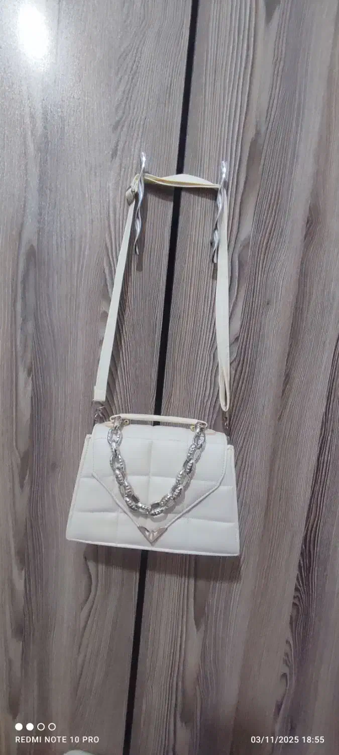 کیف|کیف، کفش، کمربند|چهارباغ, |دیوار