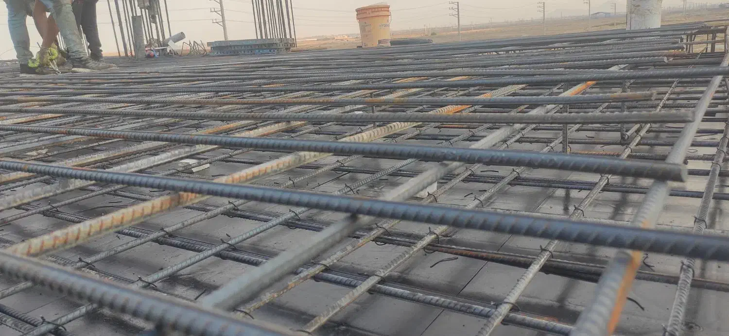 استاد کار و شاگرد ارماتور بندی|استخدام معماری، عمران و ساختمانی|انزل, |دیوار