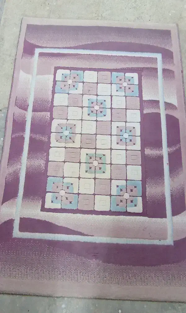 فرش صورتی سالم اندازه یک در یکو نیم|فرش|شهریار, اسد‌آباد|دیوار