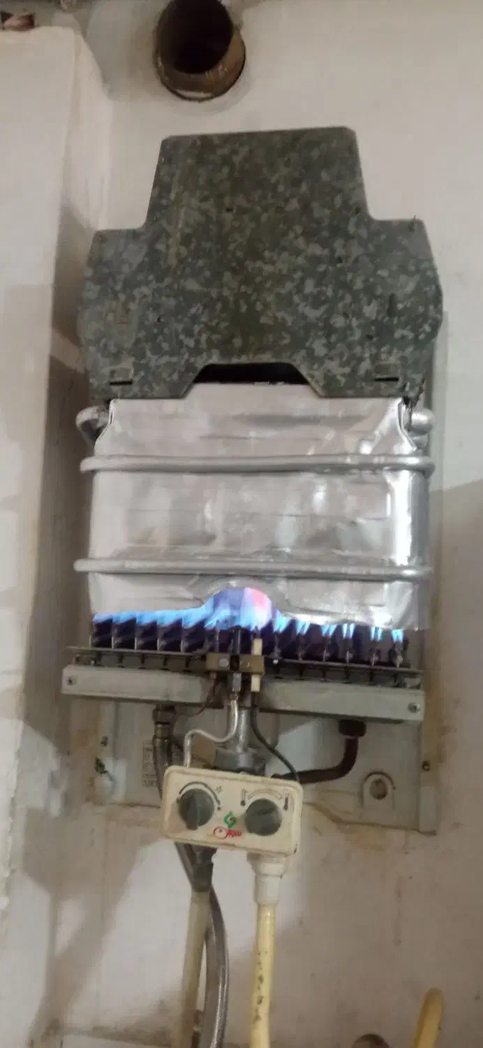 یک عدد آبگرمکن دیواری|آبگرمکن، پکیج، شوفاژ|فردیس, شهرک ناز|دیوار