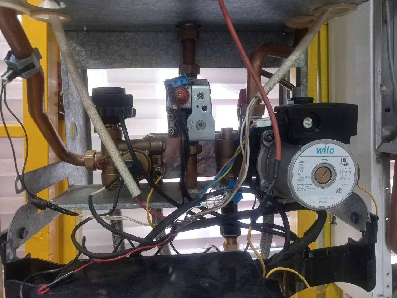 نصب،عیب یابی و تعمیر انواع پکیج و آبگرمکن دیواری|خدمات پیشه و مهارت|اسلام‌شهر, مطهری|دیوار