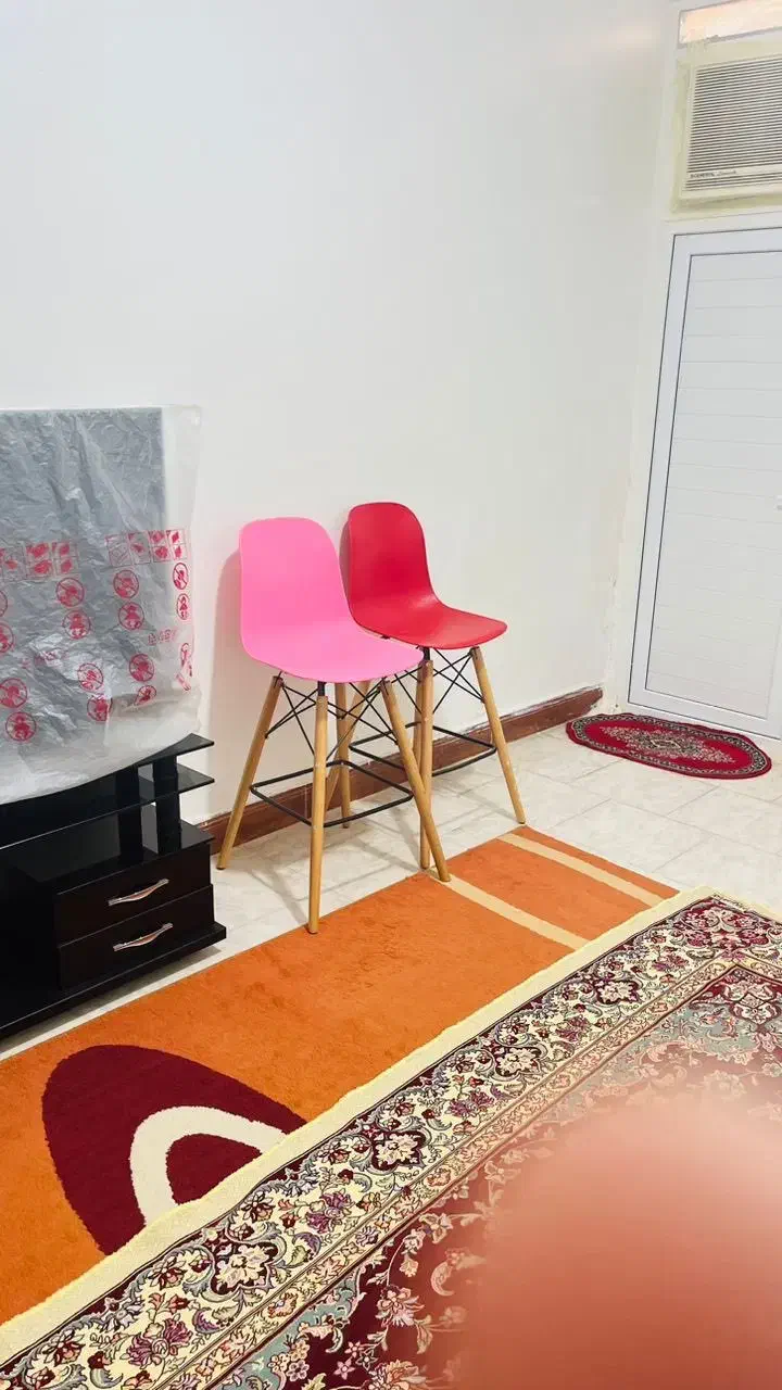 دو عدد صندلی اوپن|صندلی و نیمکت|امیدیه, |دیوار