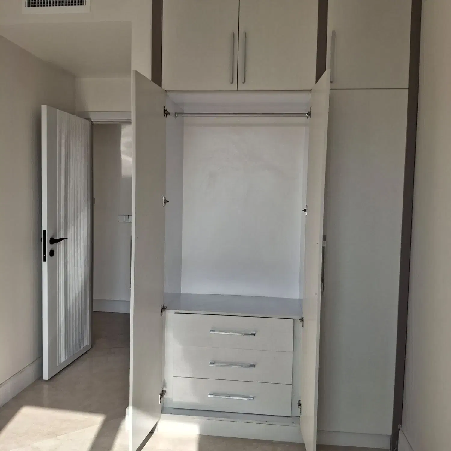 کمد کد ۸۶|جاکفشی، کمد، دراور|رشت, یخسازی|دیوار