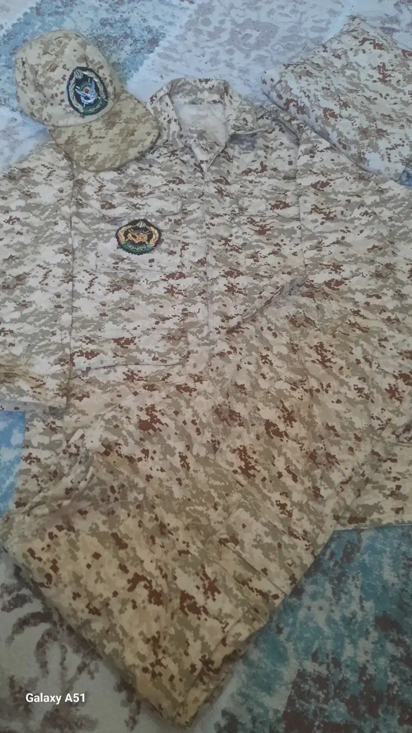 پوتین و لباس نظامی|لباس|ارومیه, |دیوار