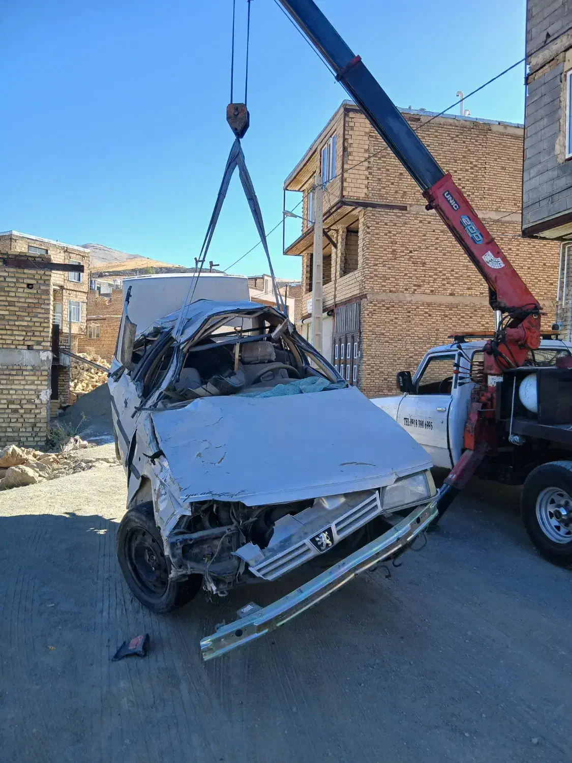 نیسان جرثقیل دو تن با سبد|خدمات حمل و نقل|سنندج, |دیوار