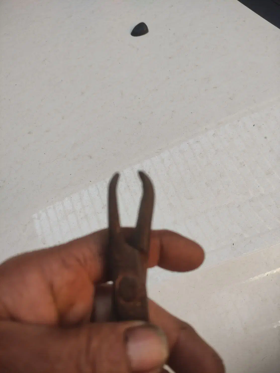 انبر عتیقه|کلکسیون اشیاء عتیقه|شوشتر, |دیوار