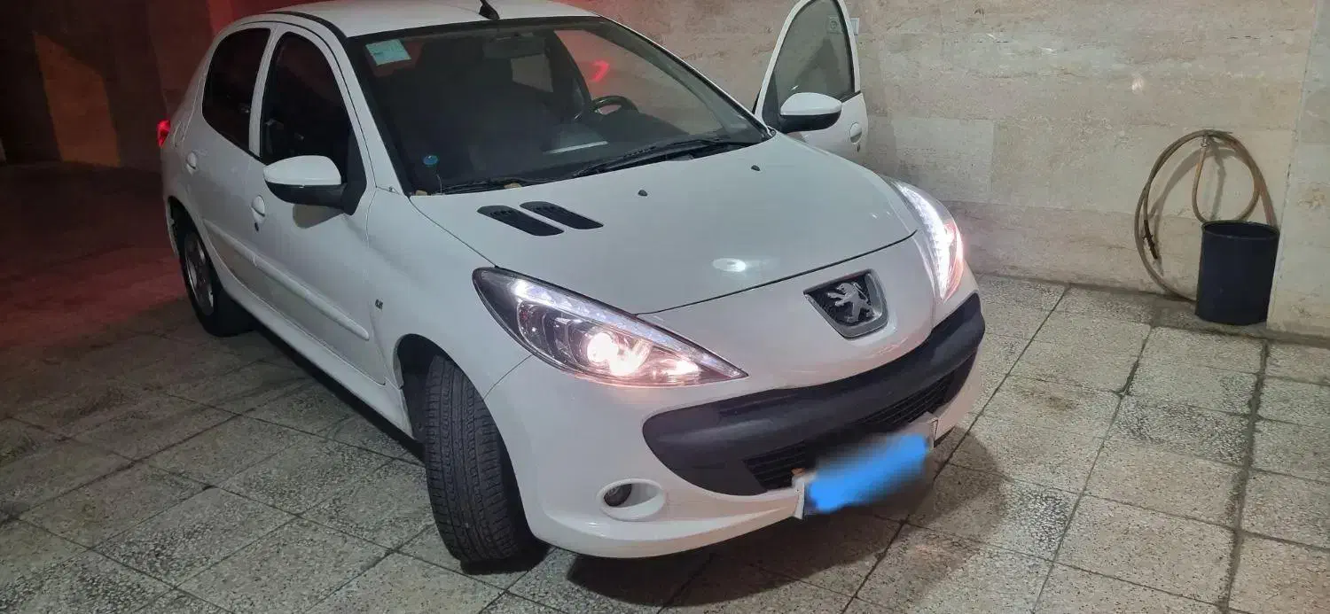 ۲۰۷ فروش فوری|خودرو سواری و وانت|اراک, |دیوار