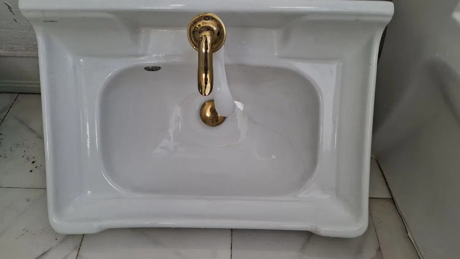 سنگ روشویی به همراه سر شیر سفید طلایی|لوازم سرویس بهداشتی|پردیس, فاز ۸|دیوار