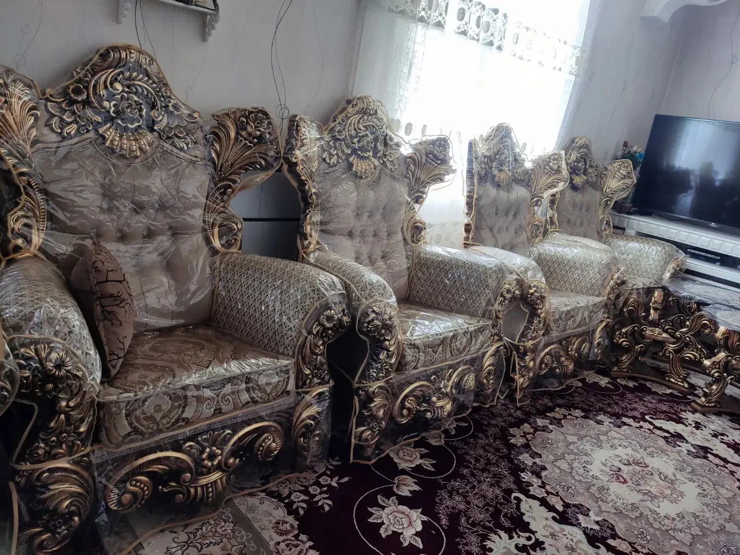 مبل ۹نفره و شزلون|مبلمان خانگی و میز عسلی|تویسرکان, |دیوار