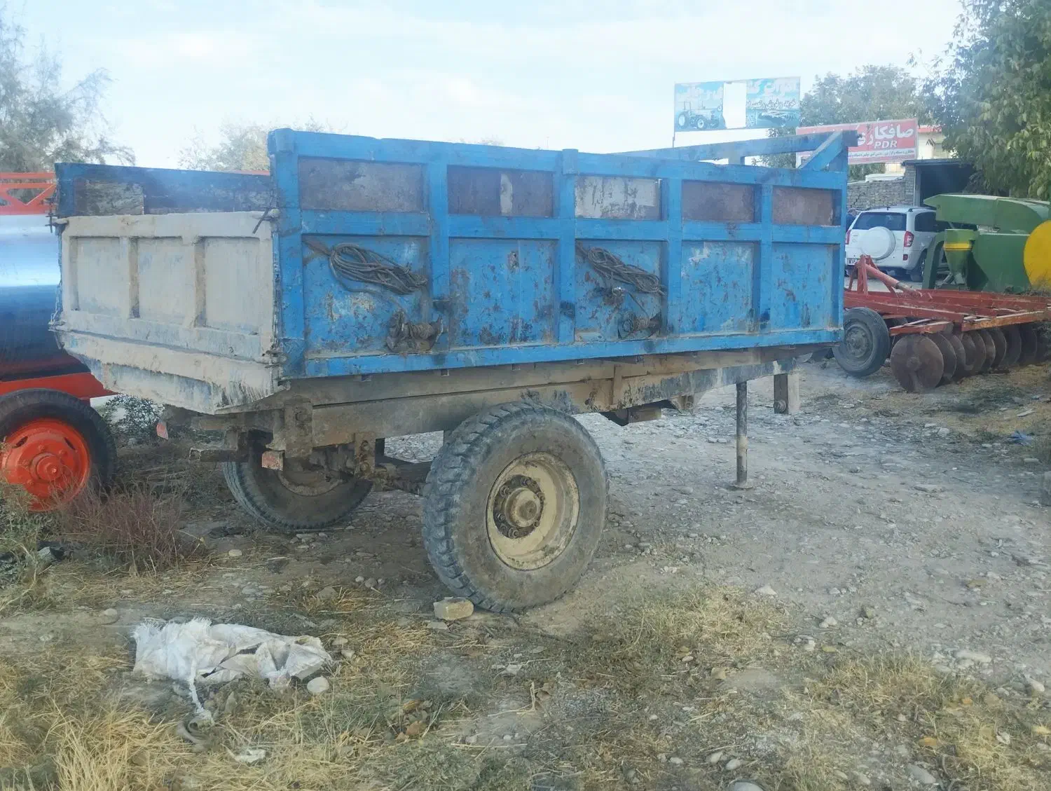 تریلی   پشت تراکتور|خودرو سنگین|آشخانه, |دیوار