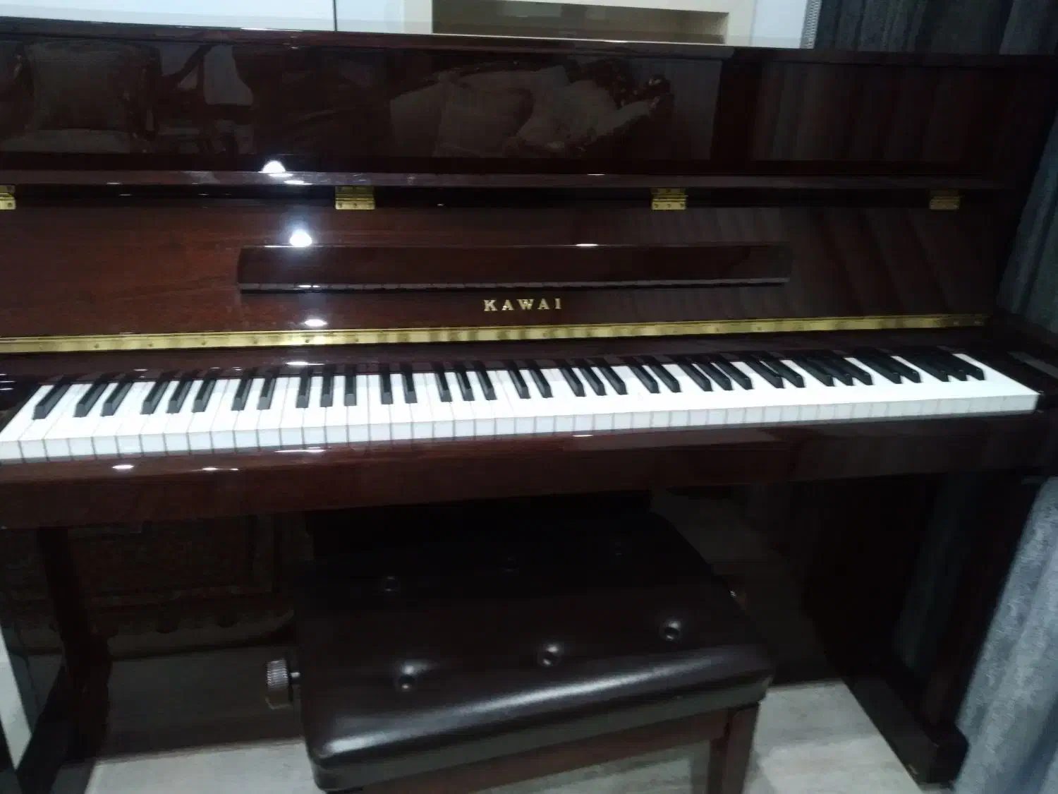 پیانو آکوستیک سالم تازه کوک شده|پیانو، کیبورد، آکاردئون|قزوین, |دیوار