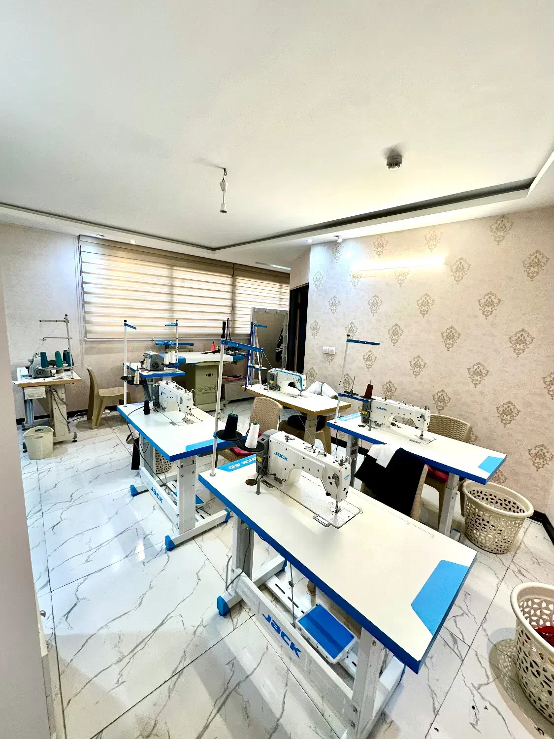 نیازمند برشکار و سرپرست خانم|استخدام صنعتی، فنی، مهندسی|اصفهان, مهدی آباد|دیوار