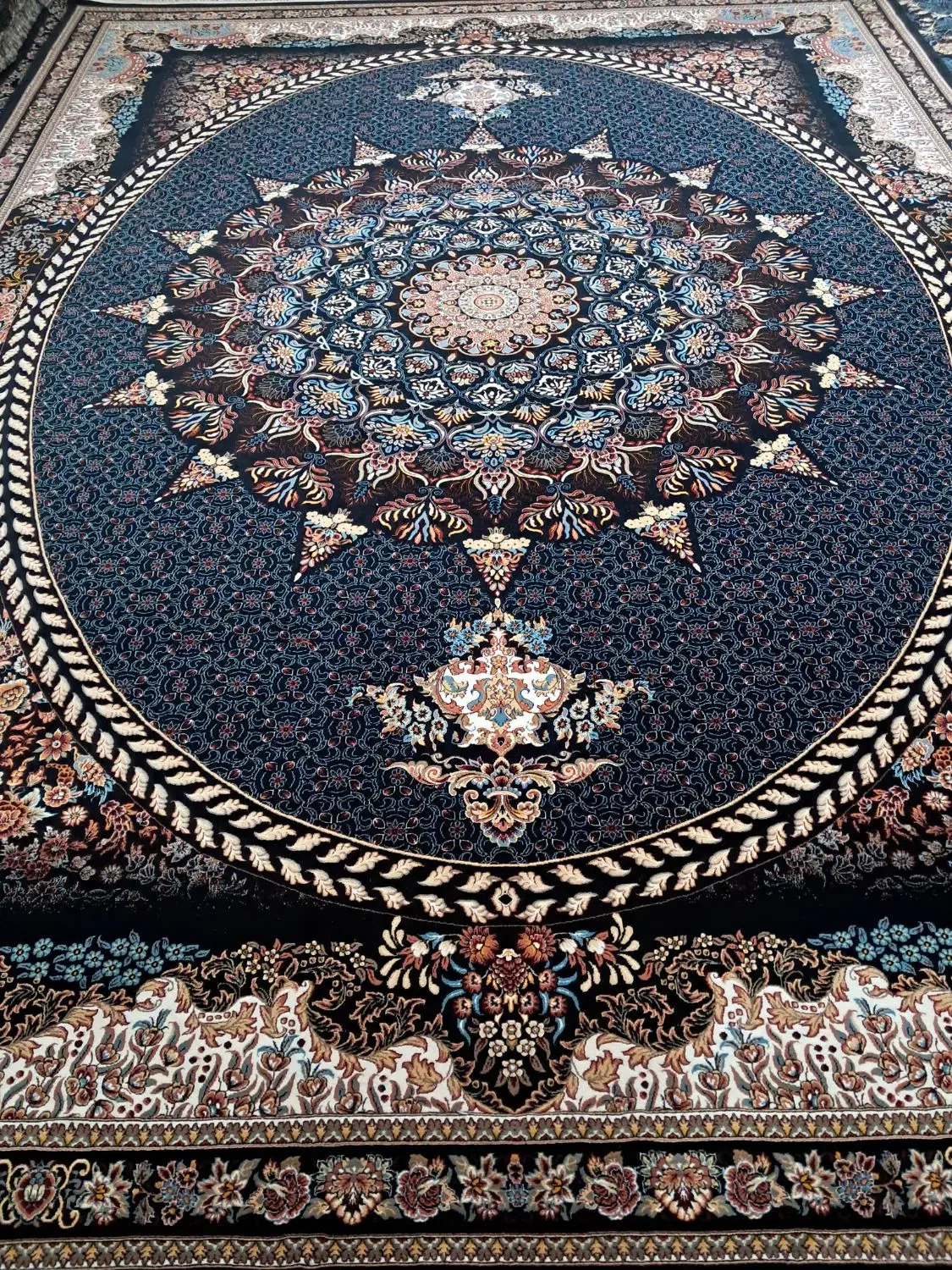 یک جفت فرش ۱۲متری ۷۰۰ش زیبا و خوش رنگ|فرش|ورامین, شهرک مدرس|دیوار