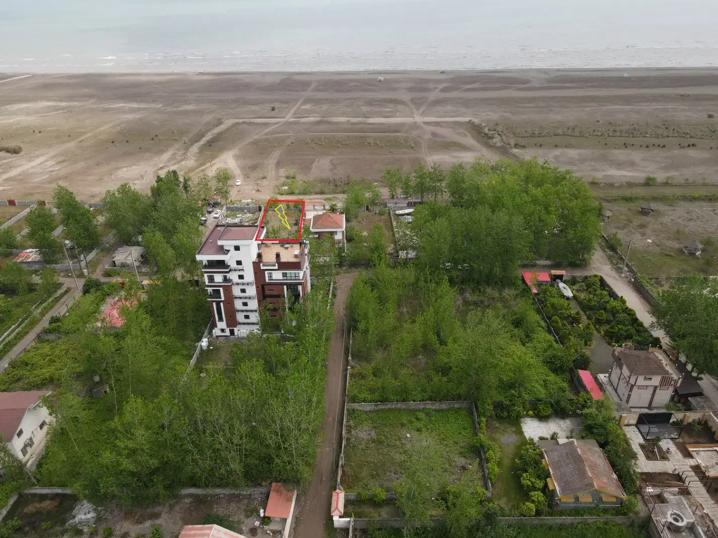 فروش زمین با موقعیت استثنایی در شهرچاف و چمخاله|فروش زمین و ملک کلنگی|رشت, بازار|دیوار