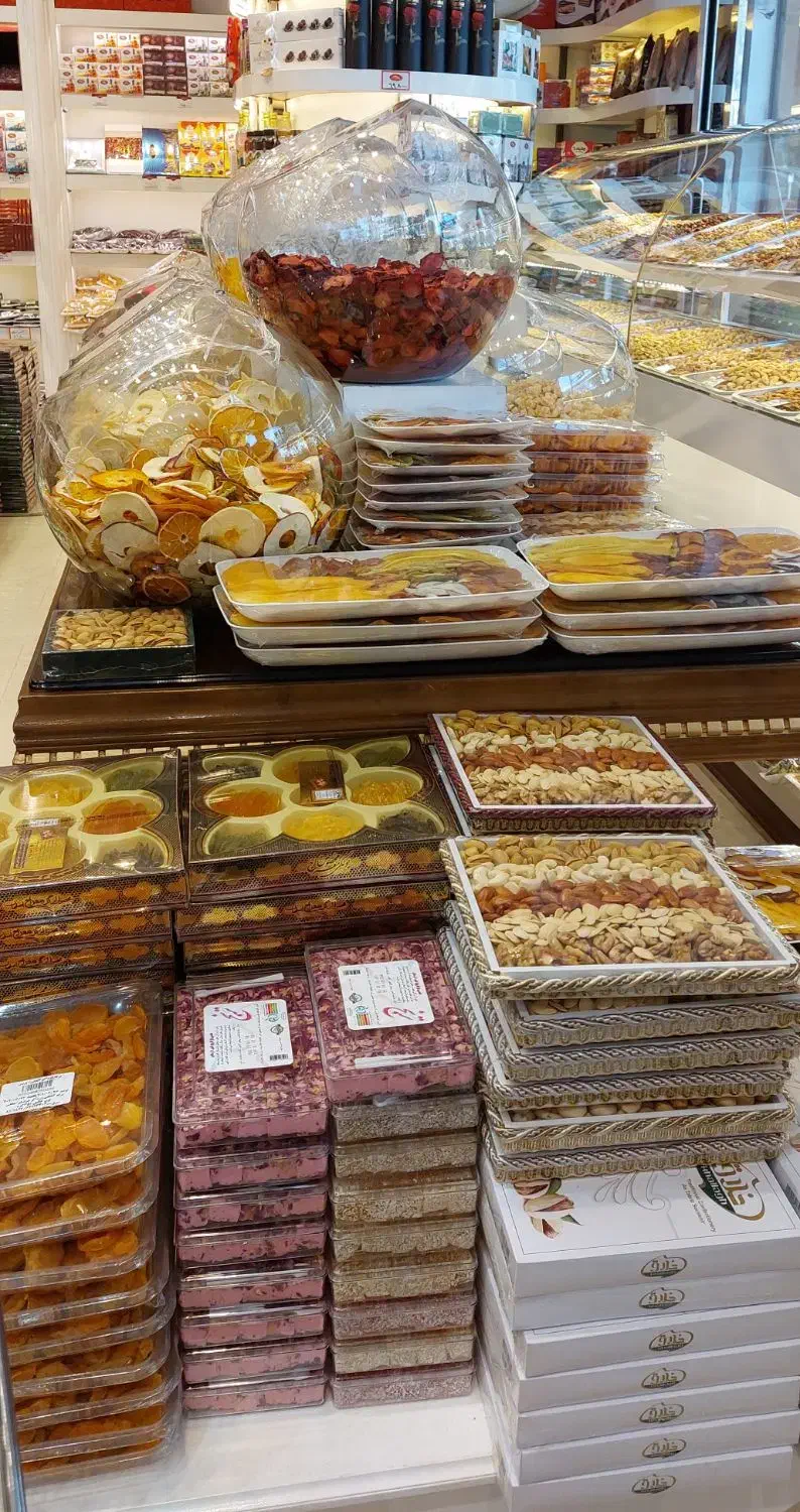 صندوقدار و فروشنده فروشگاه معتبر زعفران و خشکبار|استخدام خدمات فروشگاه و رستوران|مشهد, عیدگاه|دیوار