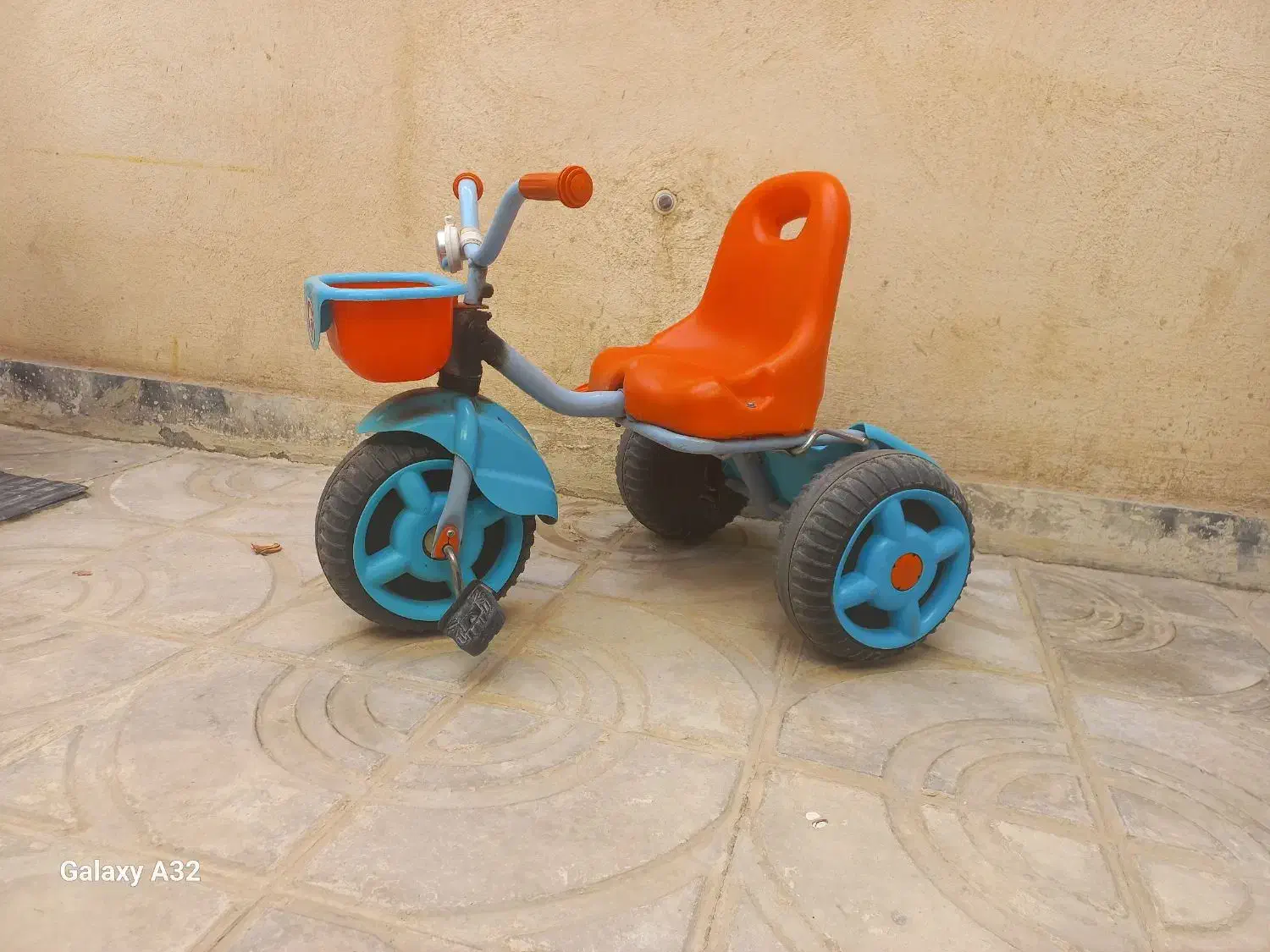 سه چرخه|اسباببازی بچه|محمدشهر, علی آباد گونه|دیوار