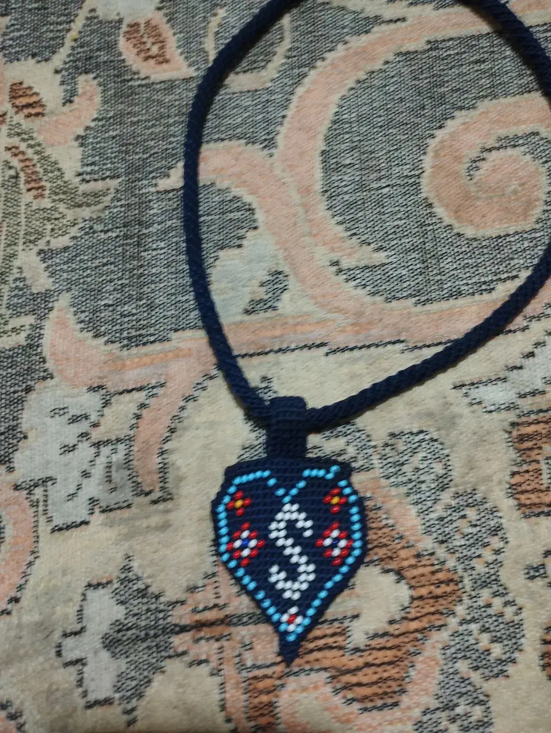 گردن بنددست بافت به قیمت250000هزارت|زیورآلات و اکسسوری|ایرانشهر, |دیوار