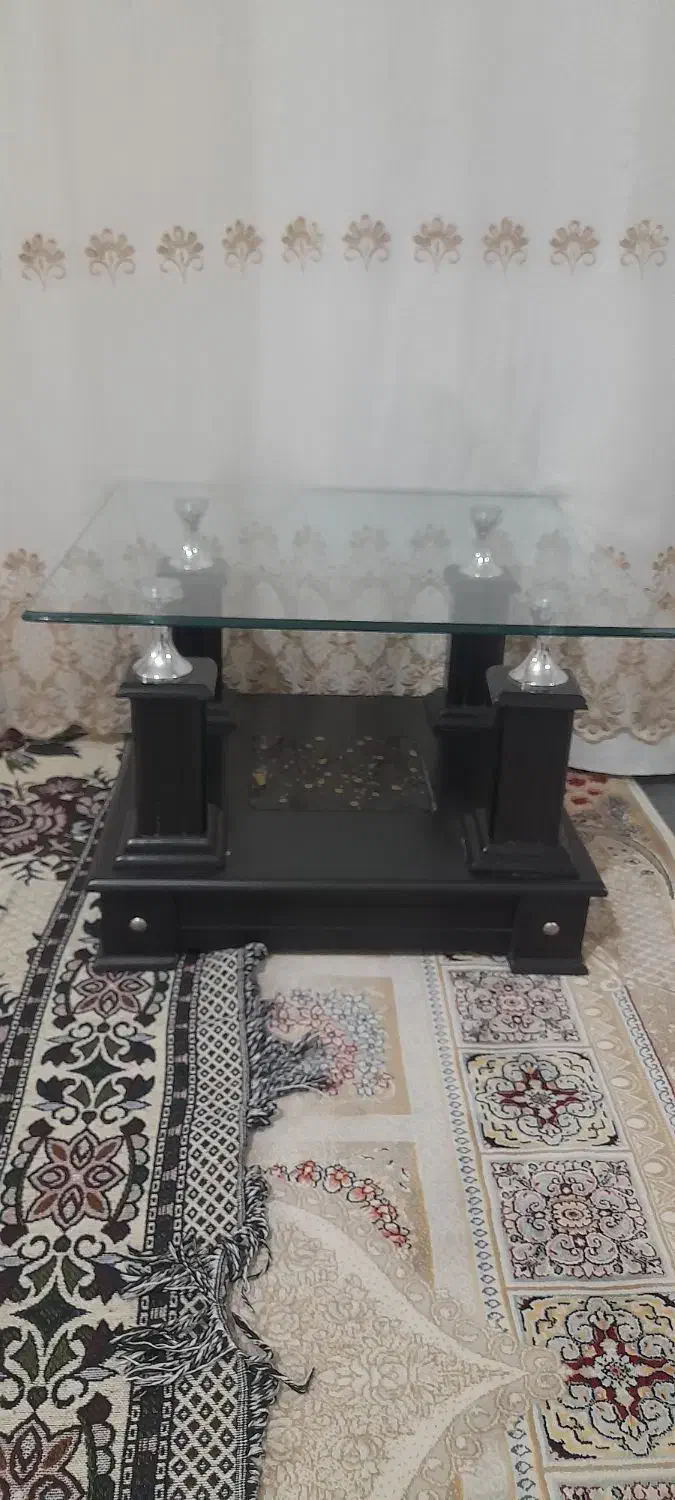 دو عدد جلو مبل ویک عدد میز تلویزیون|میز تلویزیون|خسروشاه, |دیوار