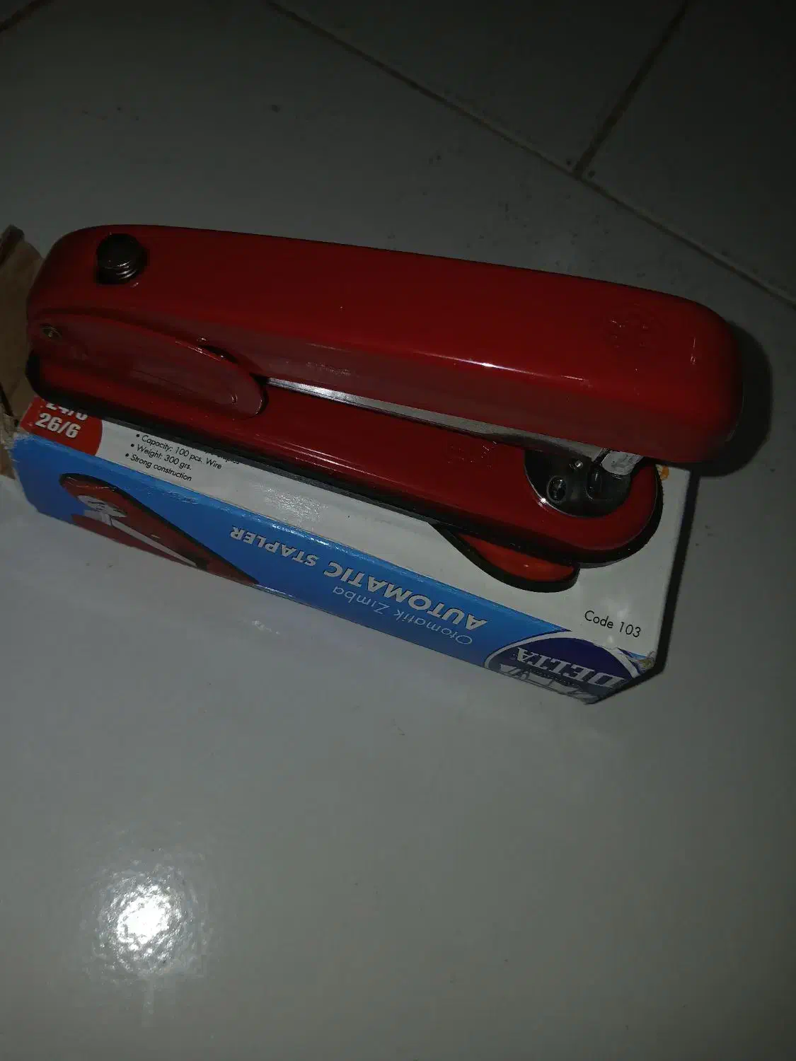 دستگاه منگنه وجای چسبی|لوازم التحریر|رشت, معلم|دیوار