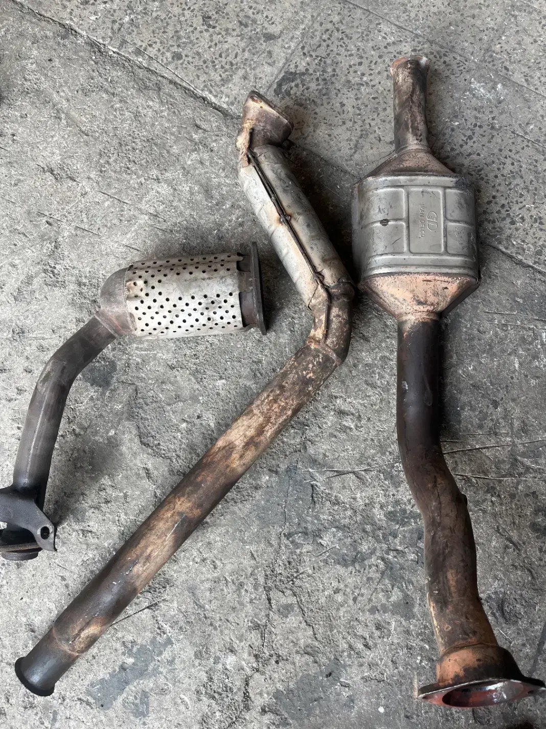 خریدار کاتالیزور بنزینی و دیزلی|قطعات یدکی و لوازم جانبی|تهران, امام زاده حسن|دیوار