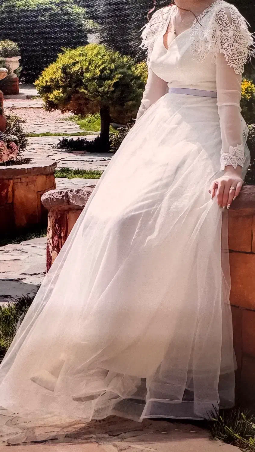 لباس عروس|لباس|فردیس, فردیس|دیوار