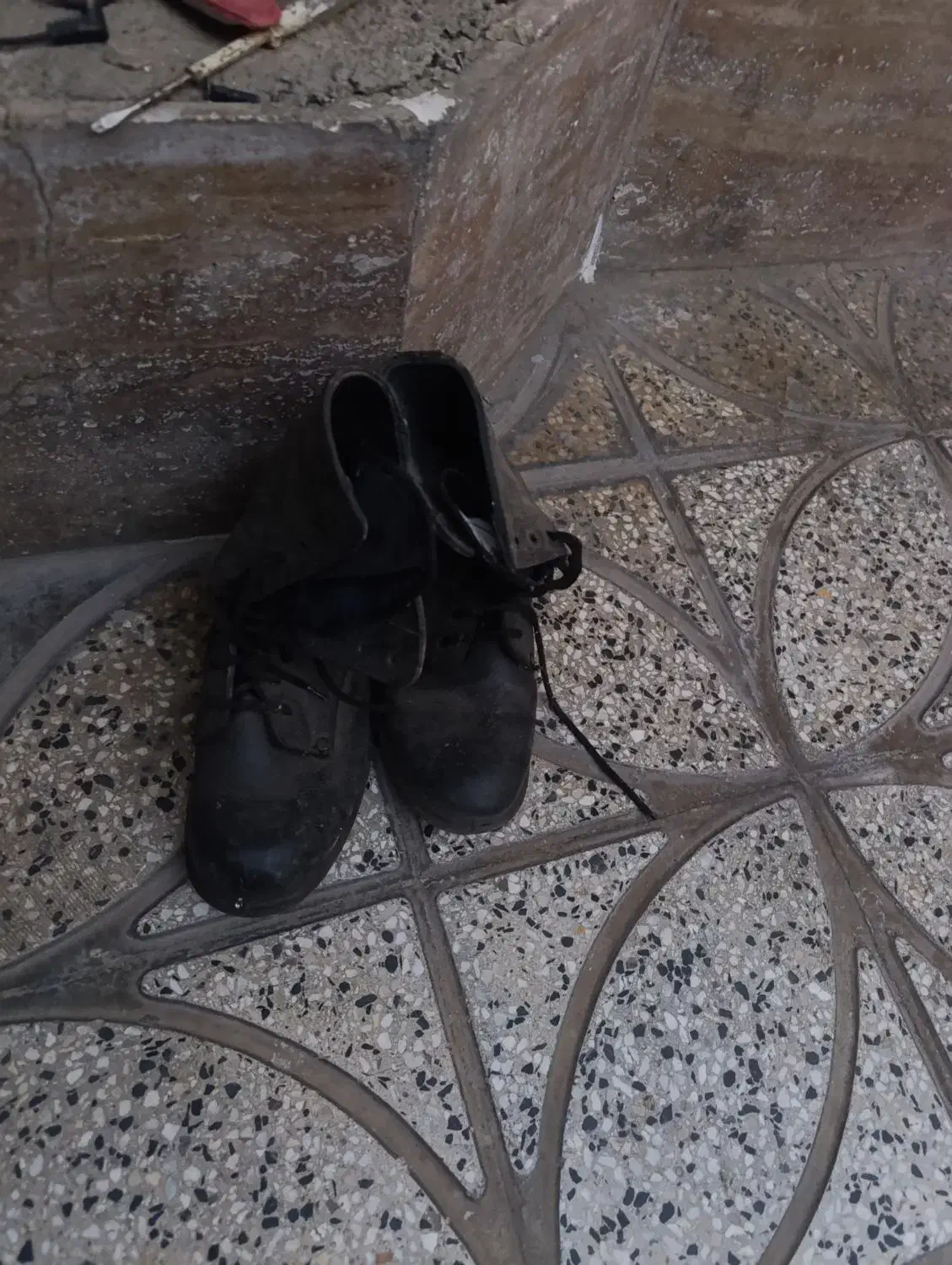 پوتین سالم|کیف، کفش، کمربند|بروجرد, |دیوار