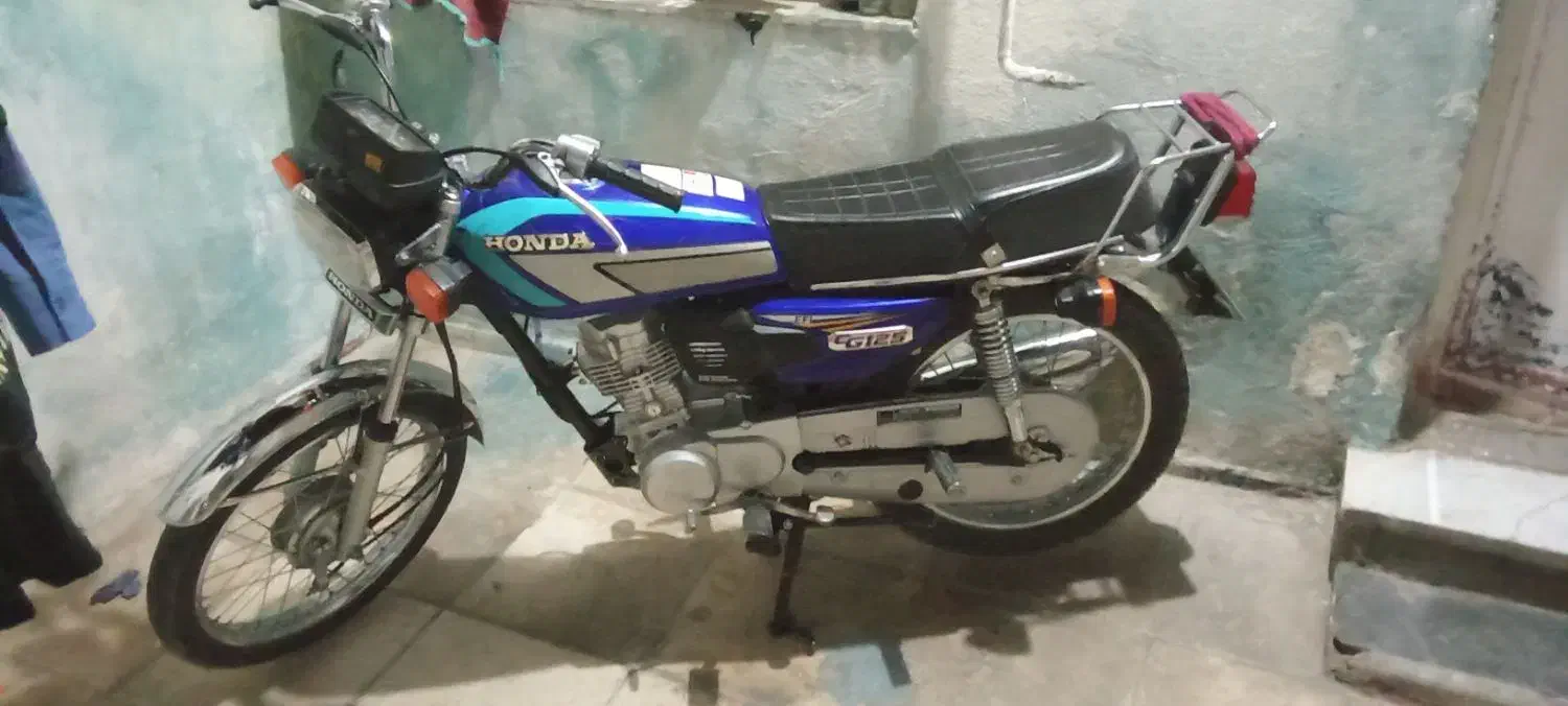 فروش یا معاوضه هوندا 125 مدل 401|موتورسیکلت|شیراز, شهرک کوشکک|دیوار
