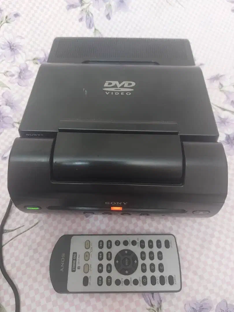 دستگاهDVD تصویری کاملا سالم . ۲۰ ساله .|پخش‌کننده DVD و ویدیو|رشت, منظریه|دیوار