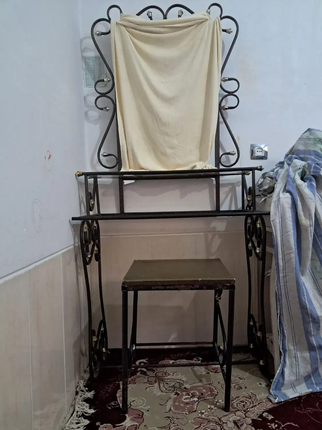 میز آرایشی ، آینه شمعدان|مبلمان خانگی و میز عسلی|شیراز, شریفآباد|دیوار