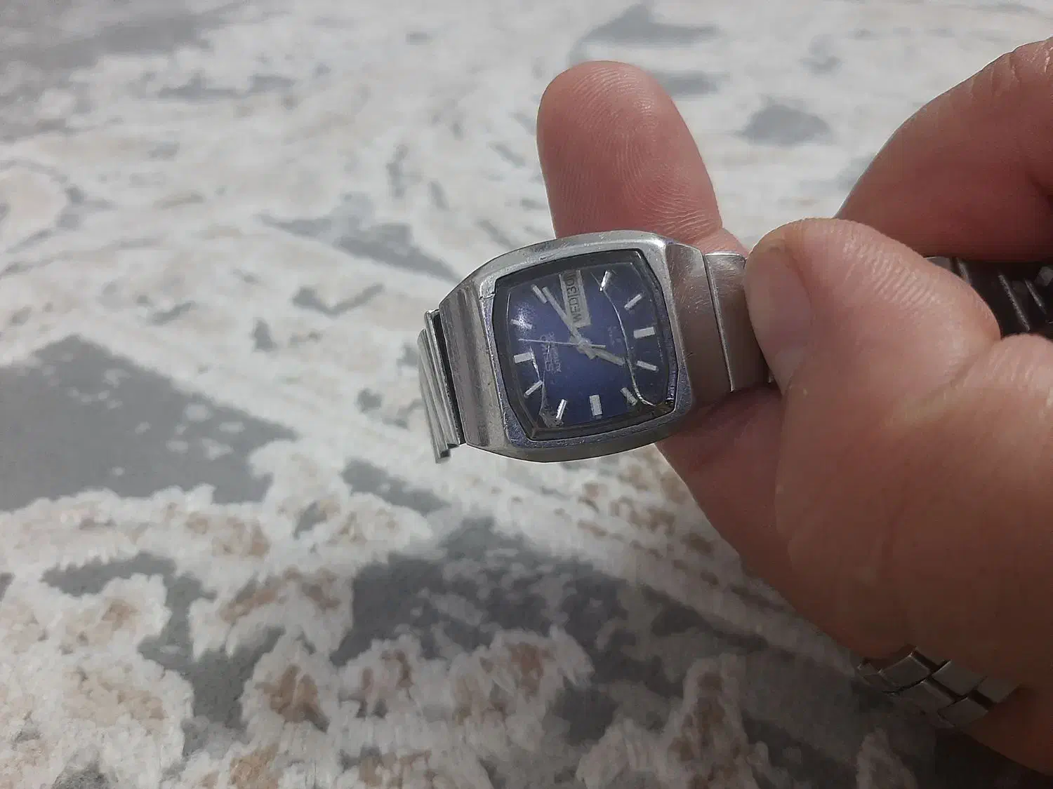 ساعت سیکوزنانه|ساعت|گرمسار, |دیوار