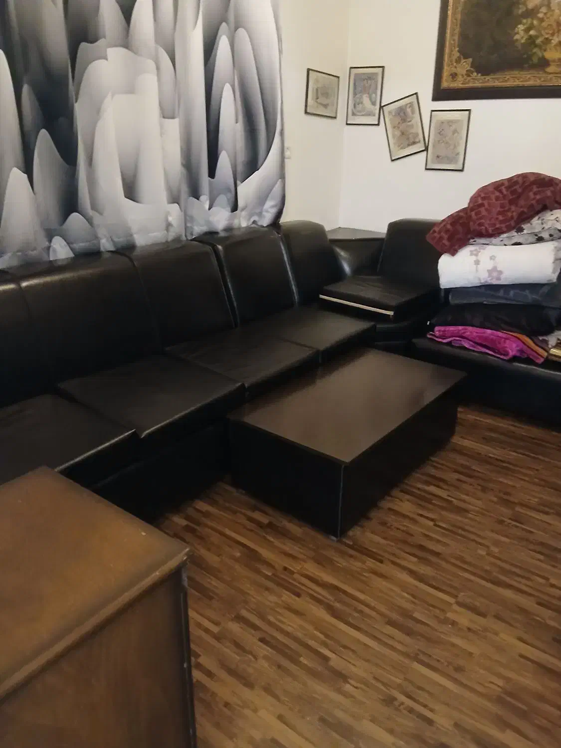 مبل ۷نفره چرم|مبلمان خانگی و میز عسلی|قم, پردیسان|دیوار