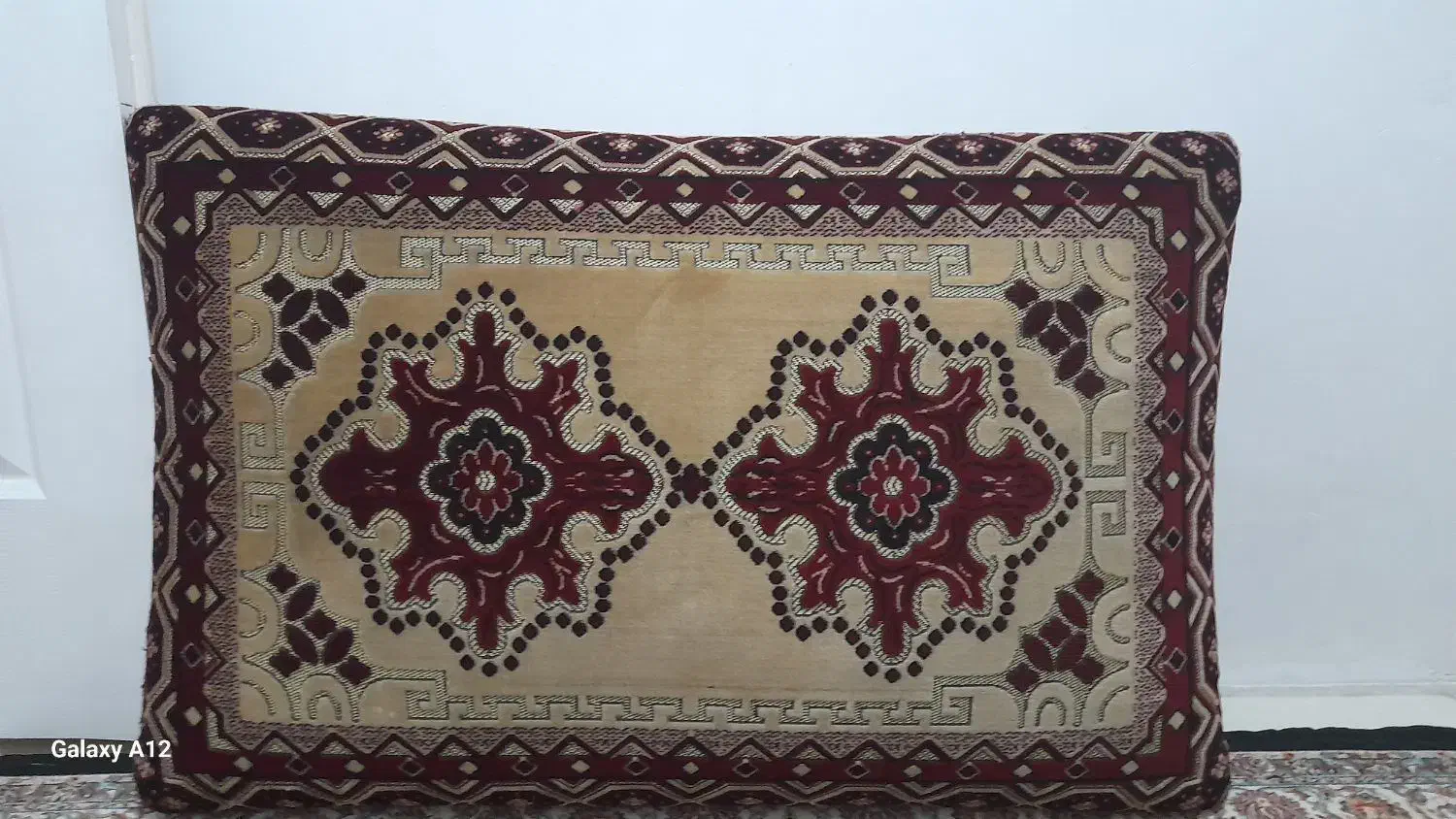 پشتی و میز کامپیوتر|صندلی و نیمکت|اراک, |دیوار