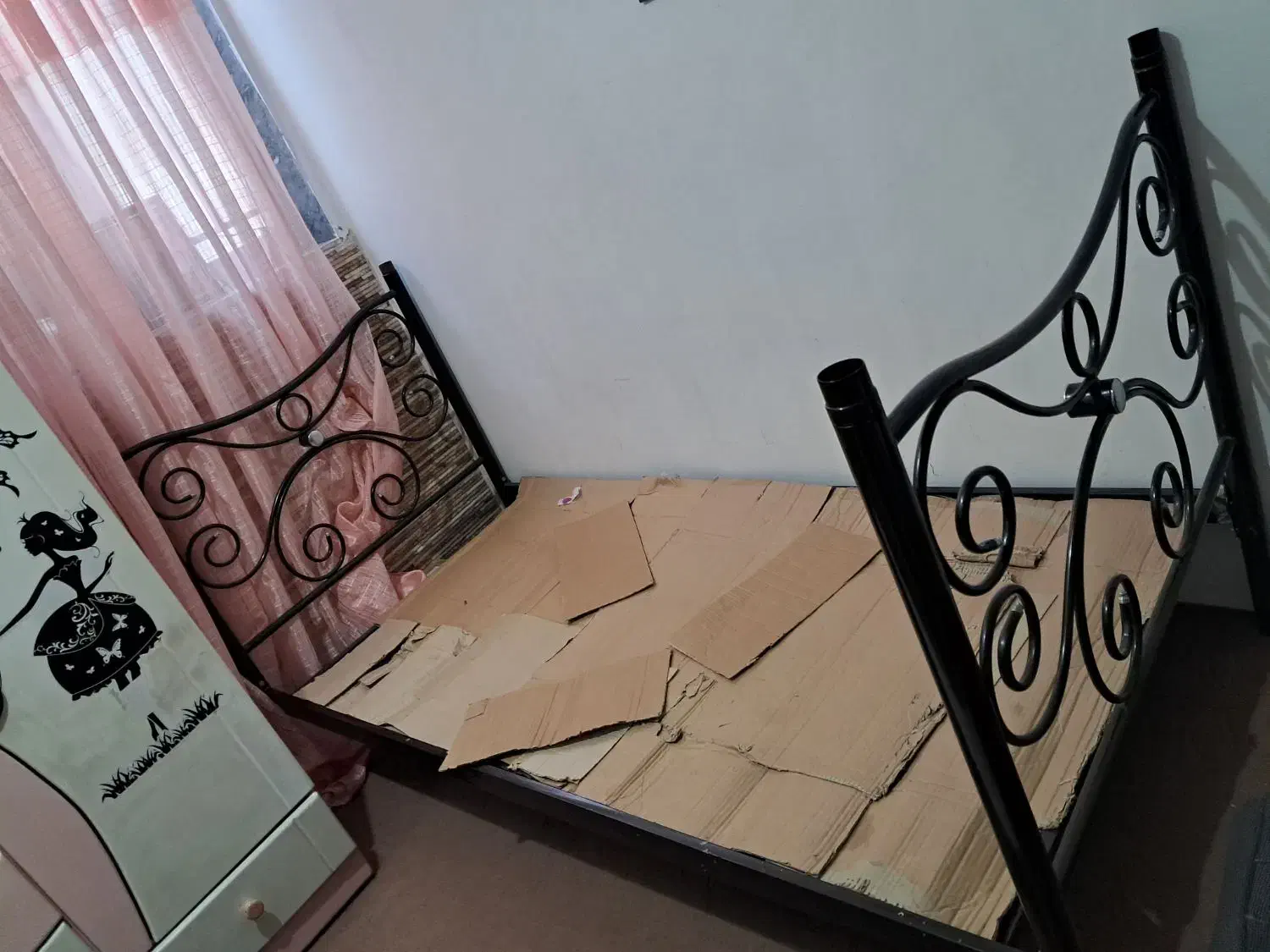 تخت خواب فلزی|تخت و سرویس خواب|بندر انزلی, خوش پیک|دیوار