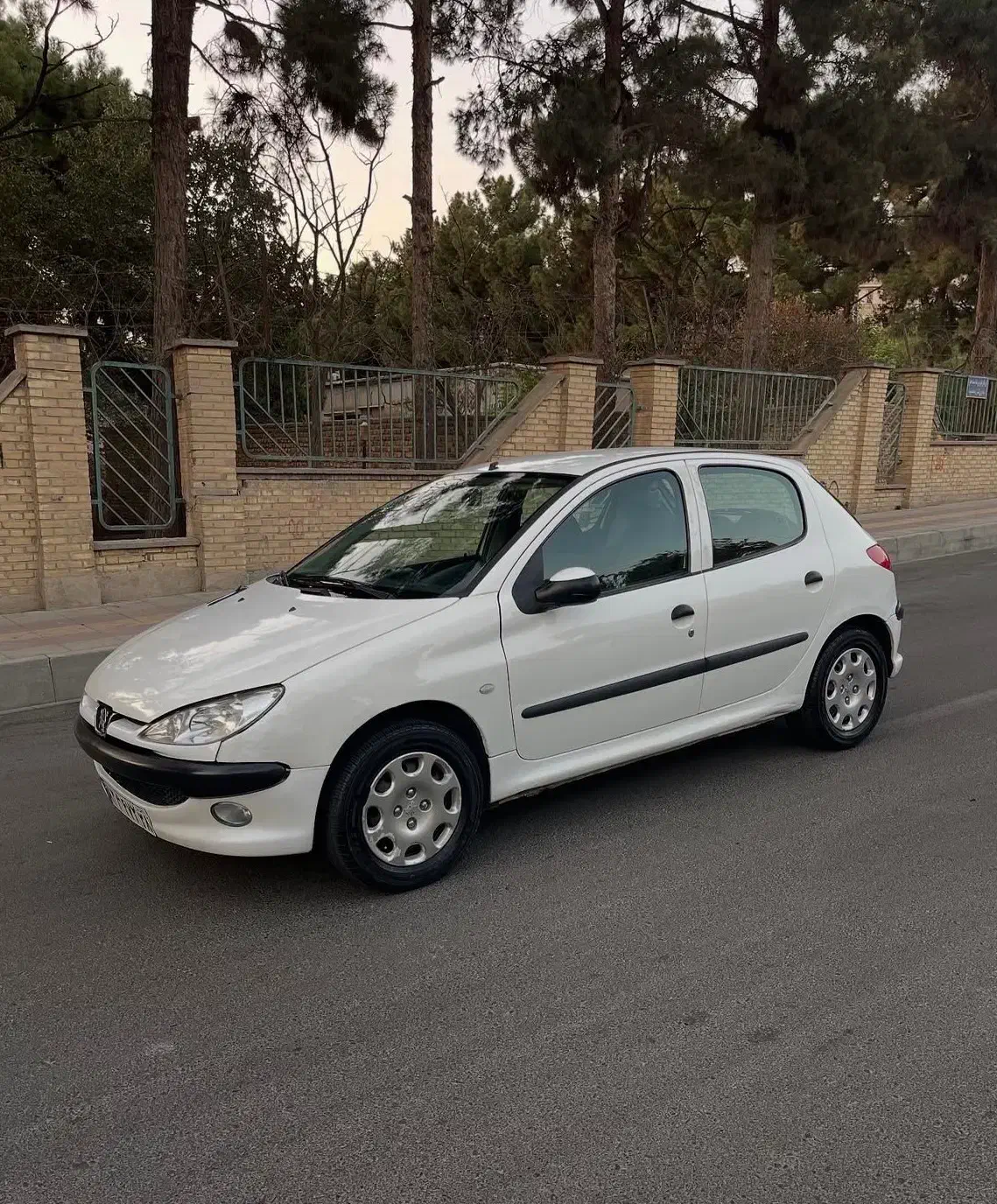 206 کم کارکرد بیرنگ مدل ۹۸|خودرو سواری و وانت|کرج, شهرک یاس جنوبی|دیوار