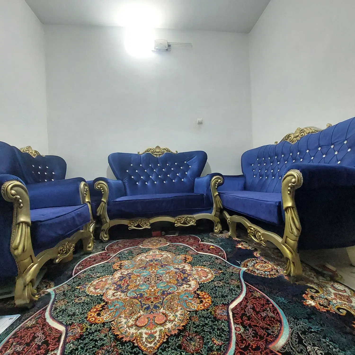 مبل ۷نفره استیل سالم باجلومبلی و دوتاعسلی|مبلمان خانگی و میز عسلی|تهران, آهنگران (سراسیاب دولاب)|دیوار