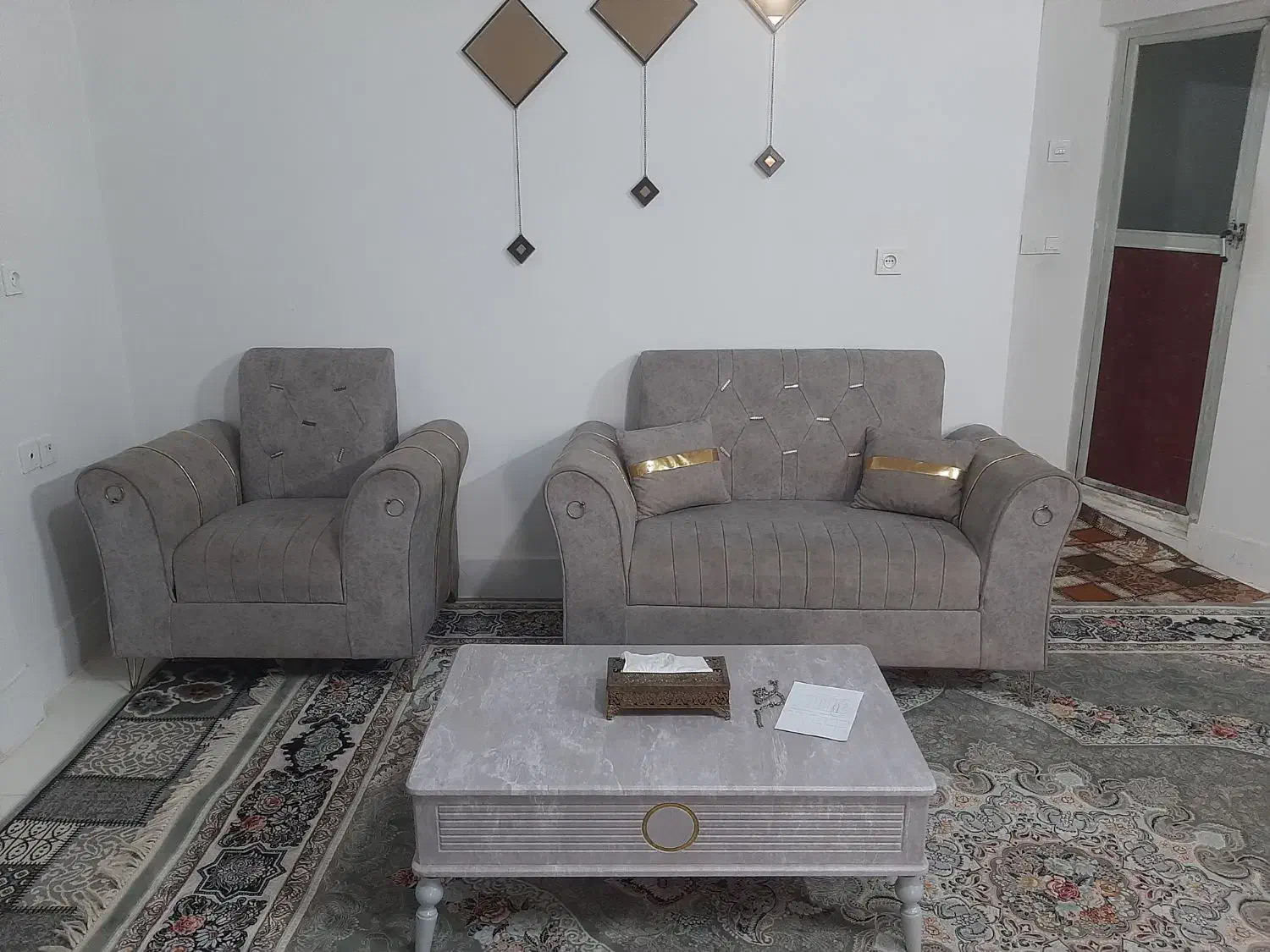 یک دست مبل با میزه جلو مبلی میز عسلی|مبلمان خانگی و میز عسلی|کاشمر, |دیوار