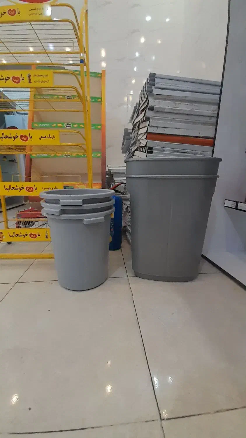 سطل نایلونی بزرگ و کوچک فروشگاه|ظروف نگهدارنده، پلاستیکی، یکبارمصرف|اسکو, |دیوار